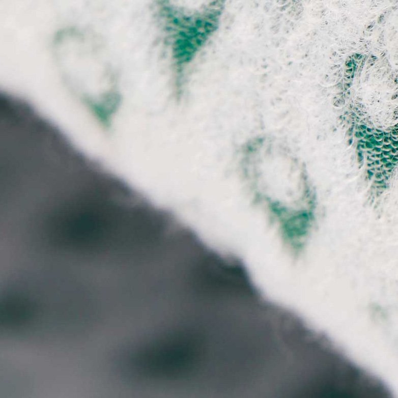 Our highest performing wetsuit. Oysterprene Y8 combining extreme mobility and eco-responsibility. More flexibility for more performance.